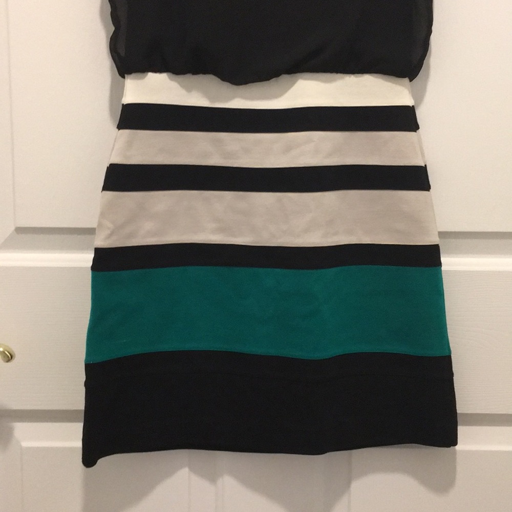 Colorblock dress - Picture 3 of 3